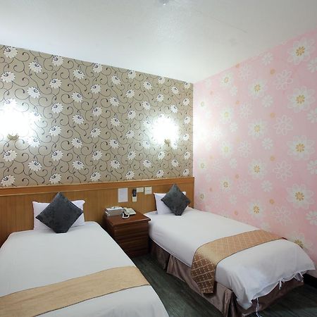 Chiayi Crown Hotel Exterior foto
