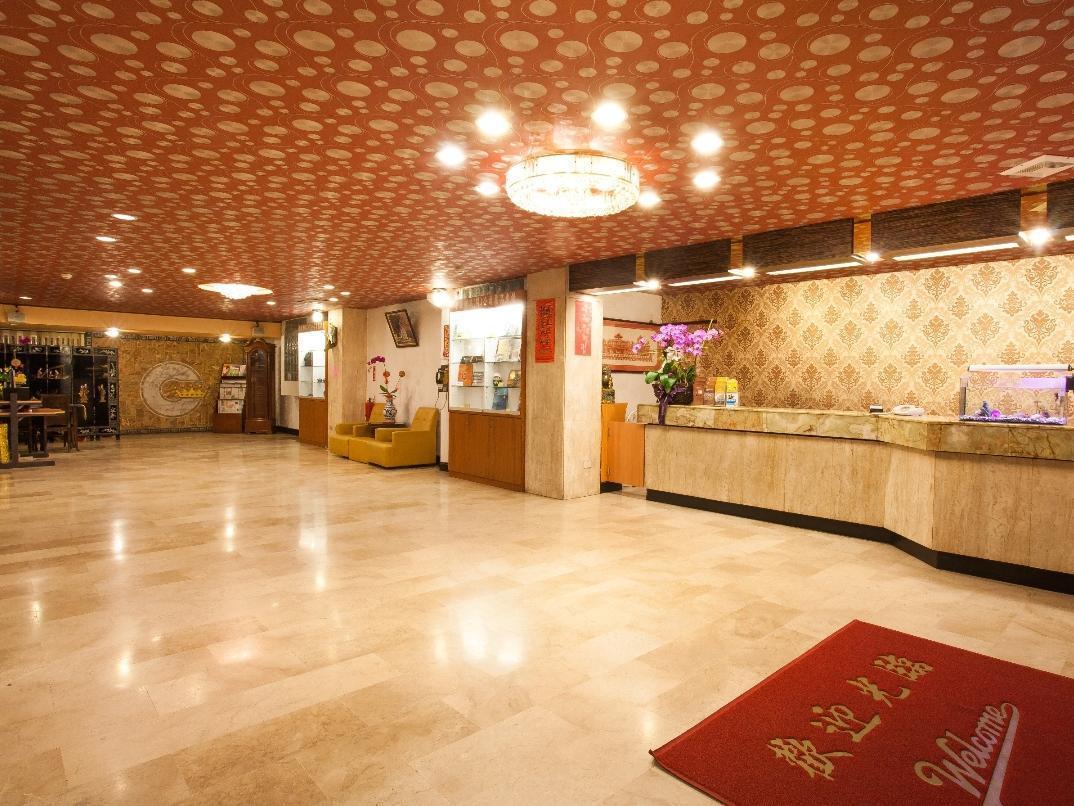 Chiayi Crown Hotel Exterior foto
