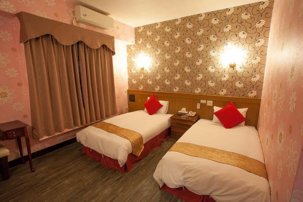 Chiayi Crown Hotel Exterior foto
