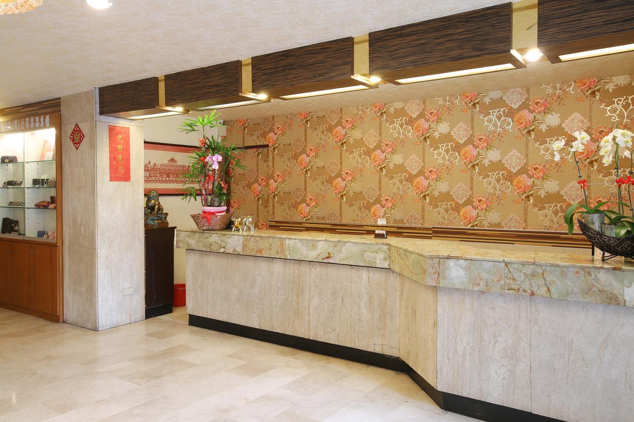 Chiayi Crown Hotel Exterior foto