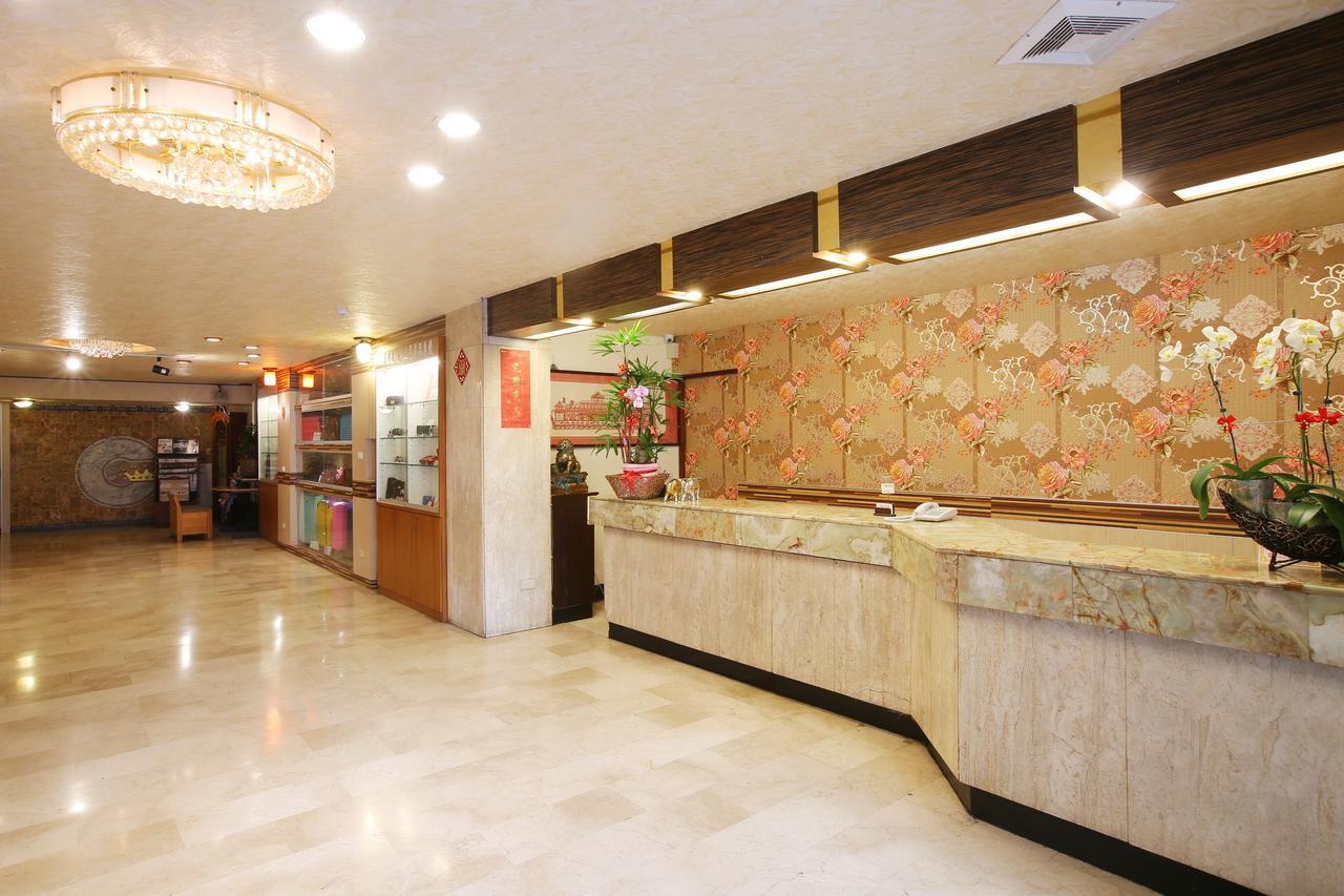 Chiayi Crown Hotel Exterior foto