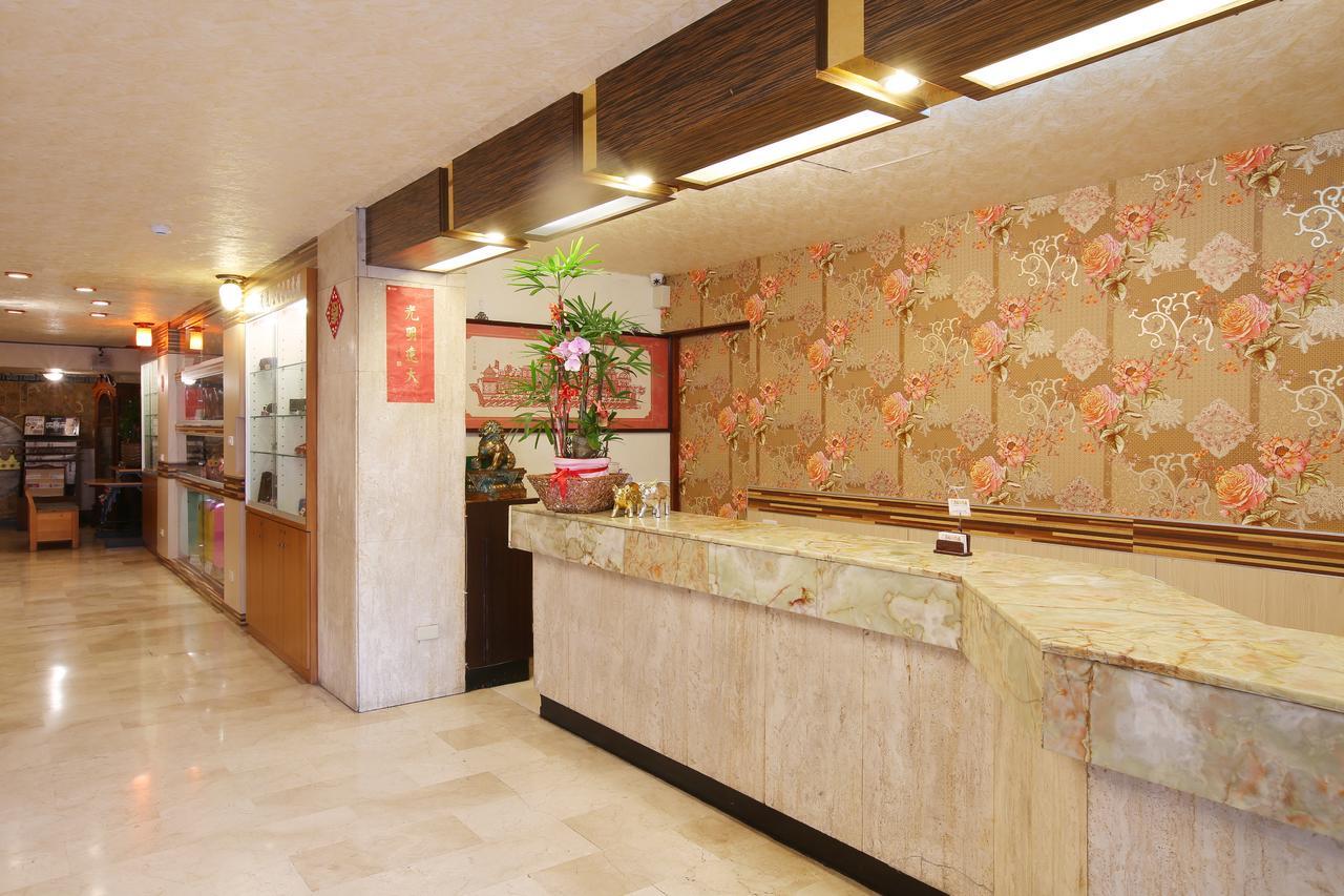 Chiayi Crown Hotel Exterior foto